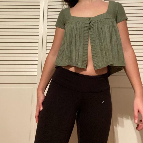 Abercrombie and Fitch Green Cropped Sweater - Picture 3 of 5